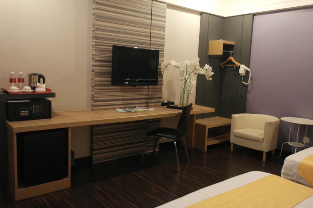 De Hotel Іпох Екстер'єр фото